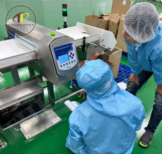 Máy dò kim loại hạt điều rời